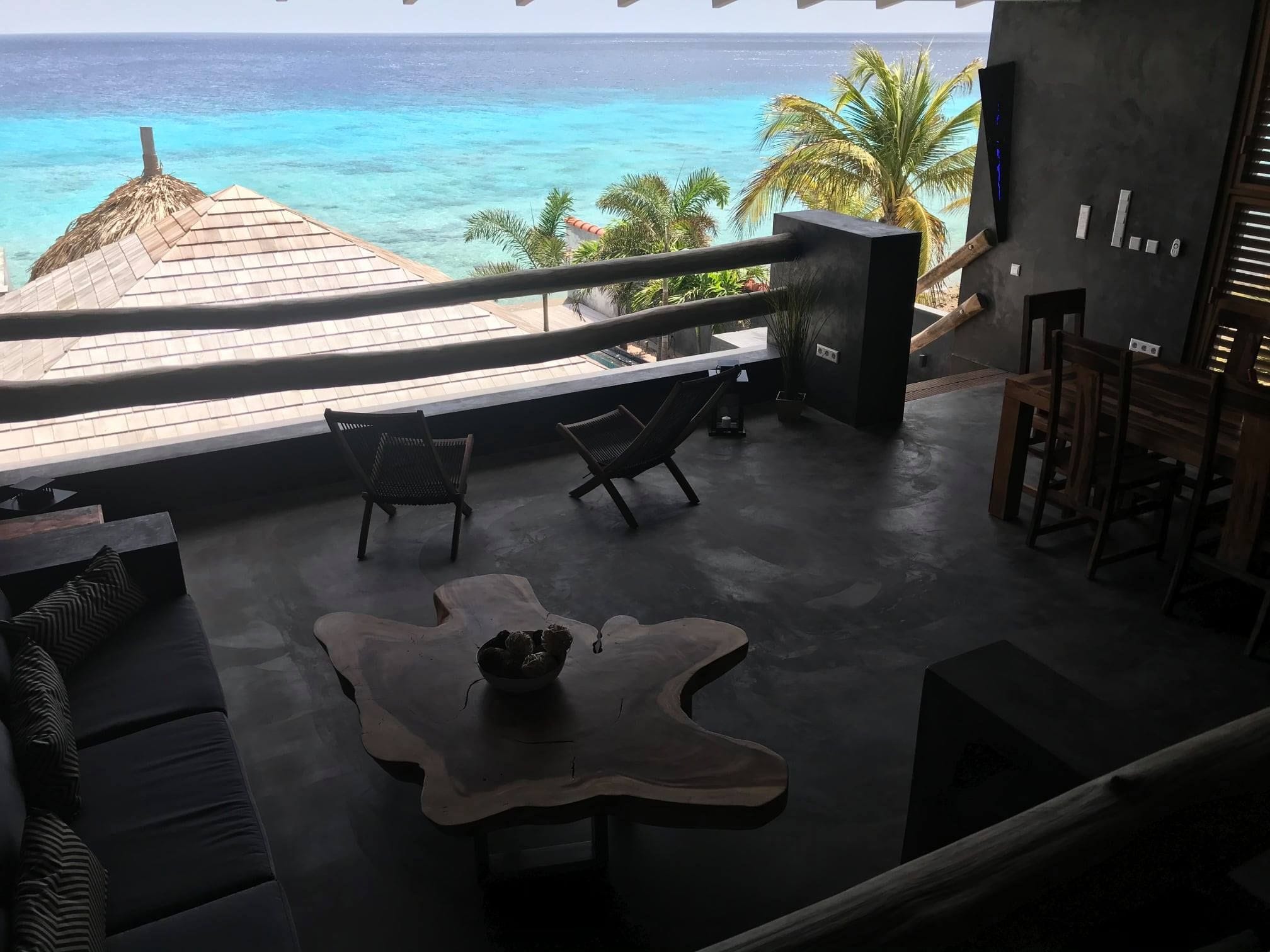 Lounge mit Blick auf die Karibik